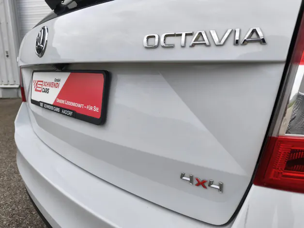 SKODA Octavia 2.0 TDI 184 Elegance 4x4 DSG