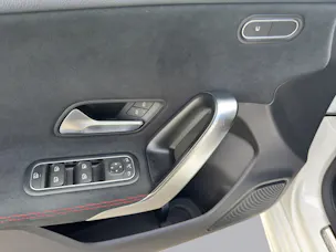 MERCEDES-BENZ A 220 AMG Line