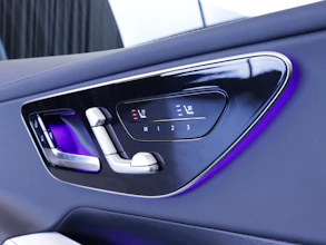 https://vehicle.imgix.net/4451245/db8b618e-ecac-4193-a143-47f218373de2.JPG