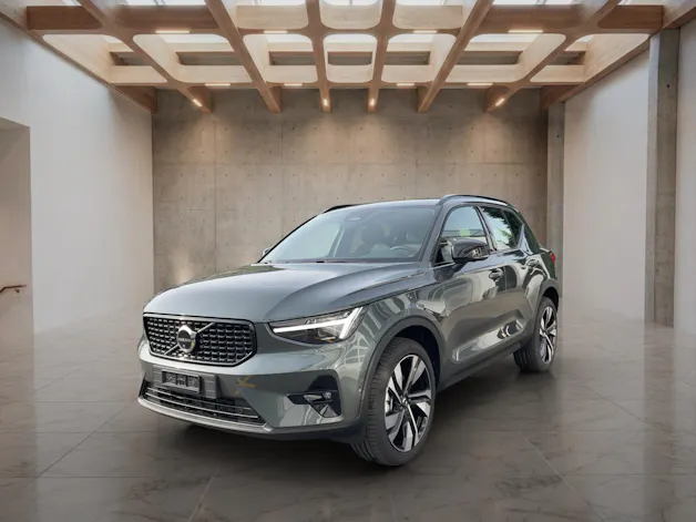 VOLVO XC40 2.0 B4 MH Ultra Dark