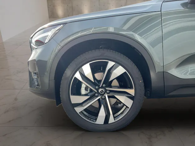 VOLVO XC40 2.0 B4 MH Ultra Dark