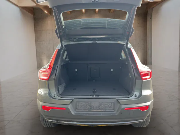 VOLVO XC40 2.0 B4 MH Ultra Dark