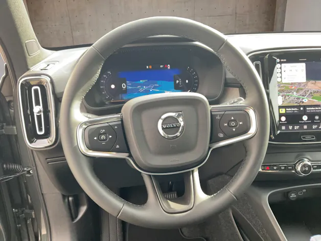 VOLVO XC40 2.0 B4 MH Ultra Dark