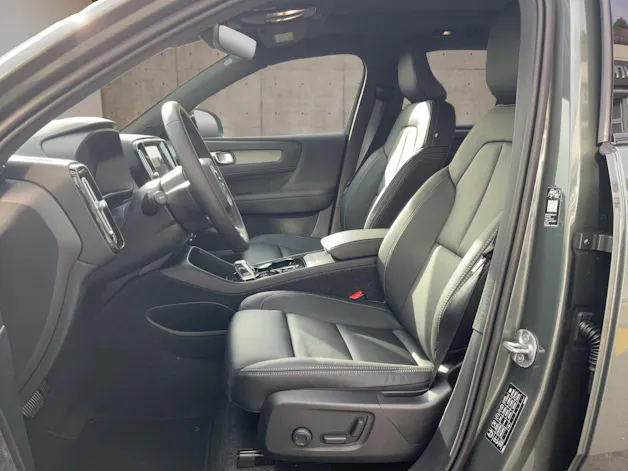 VOLVO XC40 2.0 B4 MH Ultra Dark