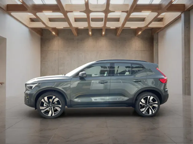 VOLVO XC40 2.0 B4 MH Ultra Dark