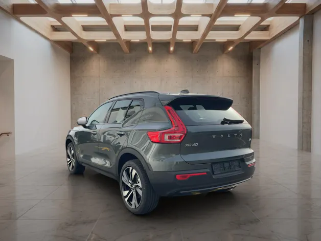 VOLVO XC40 2.0 B4 MH Ultra Dark
