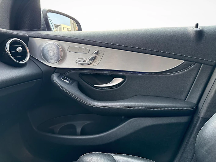Fahrzeugbild MERCEDES-BENZ GLC 200