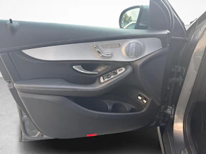 https://vehicle.imgix.net/4451387/2d4a2b4b-1251-4b17-b942-9fdc6493d971.jpg