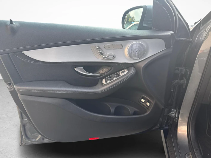 Fahrzeugbild MERCEDES-BENZ GLC 200