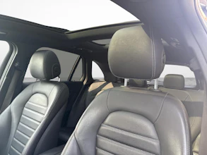 https://vehicle.imgix.net/4451387/5ec5ccdb-5a4b-433b-aa3c-e812cdc7db3b.jpg