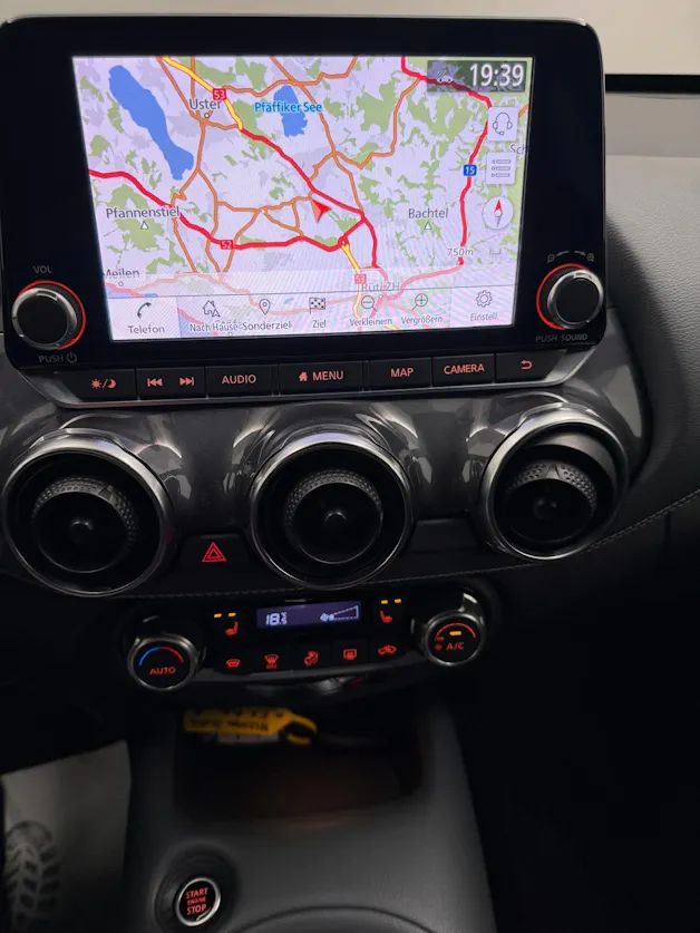 NISSAN Juke 1.0 DIG-T N-Connecta