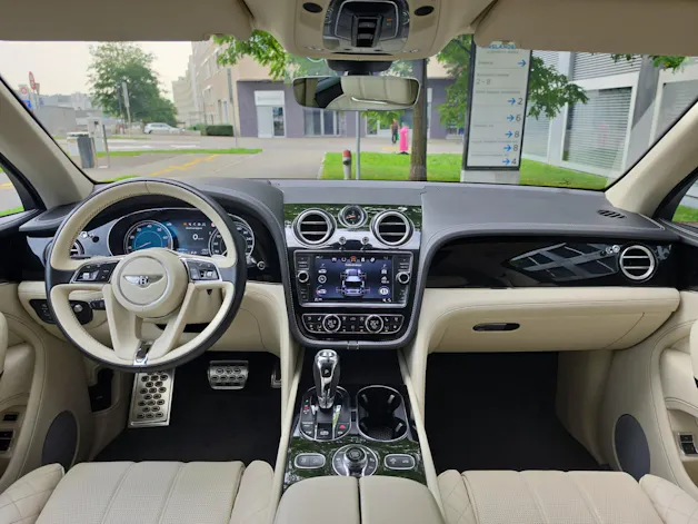 BENTLEY Bentayga W12 Schmohl- Auslieferung aus 1. Hand mit Top- Ausstattung!