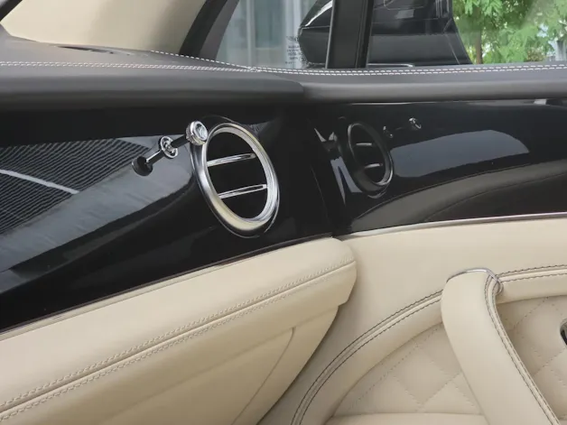 BENTLEY Bentayga W12 Schmohl- Auslieferung aus 1. Hand mit Top- Ausstattung!