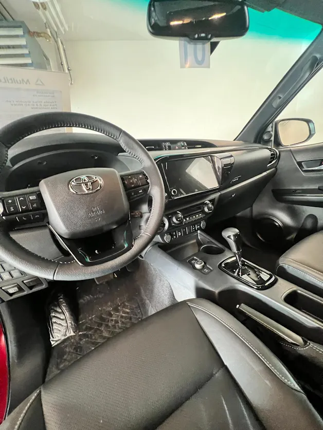Toyota Hilux 2.8d MHEV Invincible Double Cab 4x4