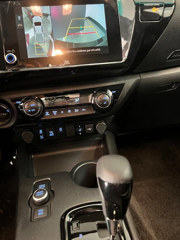 Toyota Hilux 2.8d MHEV Invincible Double Cab 4x4