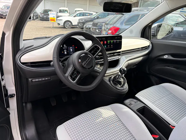 FIAT Cabrio Icon Dol