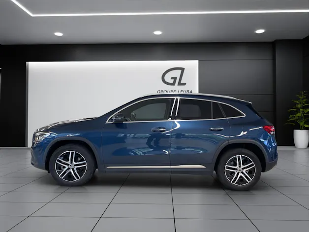 MERCEDES-BENZ GLA 220d Progress. 4Matic