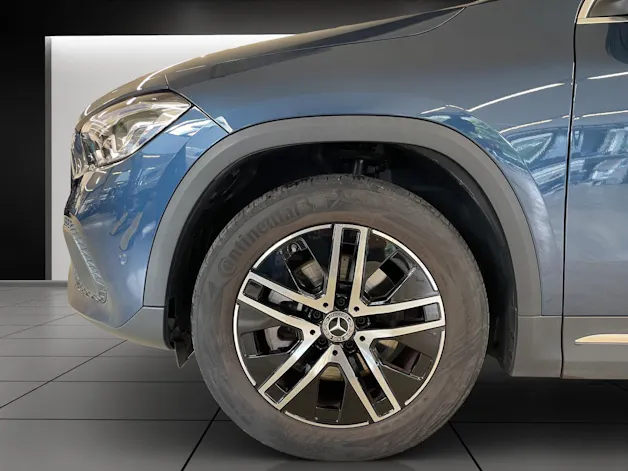 MERCEDES-BENZ GLA 220d Progress. 4Matic
