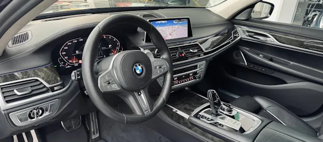 BMW M760Li xDrive Sport Getriebe