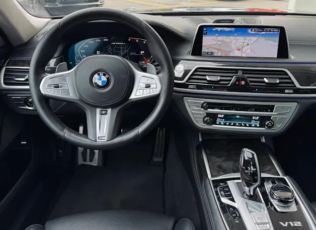 BMW M760Li xDrive Sport Getriebe