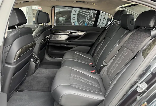 BMW M760Li xDrive Sport Getriebe