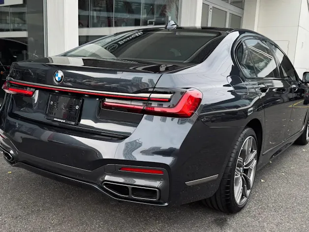 BMW M760Li xDrive Sport Getriebe