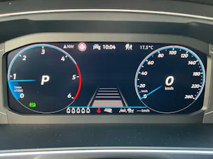 VW Tiguan Allspace R-Line 4Motion *** PANORAMADACH & ANHÄNGERKUPPLUNG ***