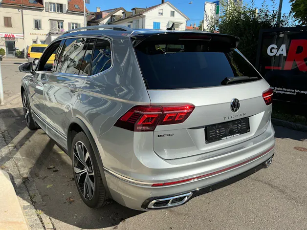VW Tiguan Allspace R-Line 4Motion *** PANORAMADACH & ANHÄNGERKUPPLUNG ***