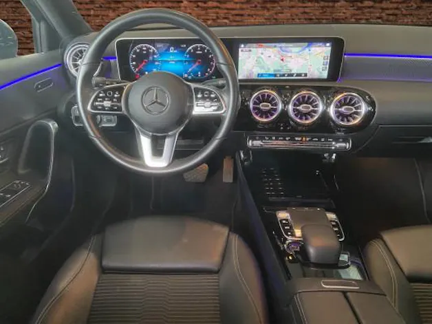 MERCEDES-BENZ A 180 Edition