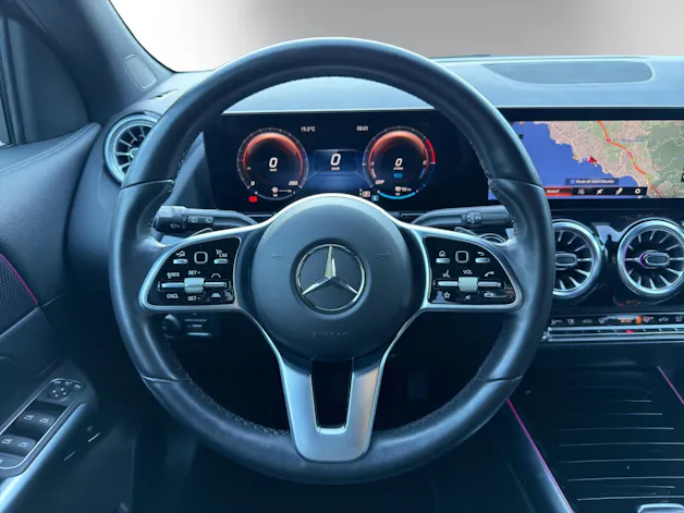 MERCEDES-BENZ GLA 250e Progressive 8G-DCT
