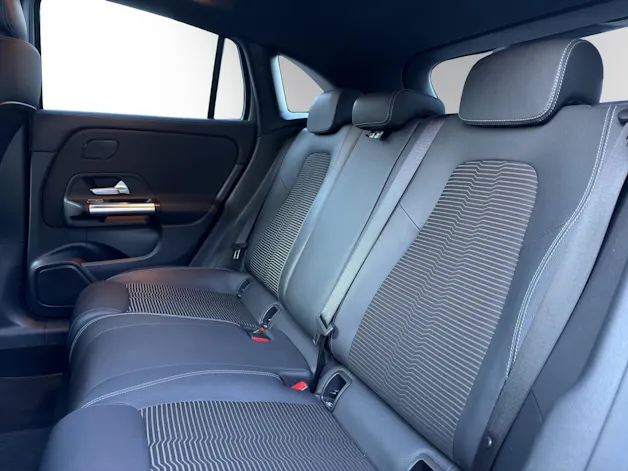 MERCEDES-BENZ GLA 250e Progressive 8G-DCT
