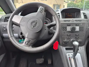 OPEL Zafira 2.2i Automat