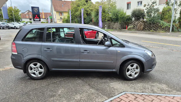 OPEL Zafira 2.2i Automat