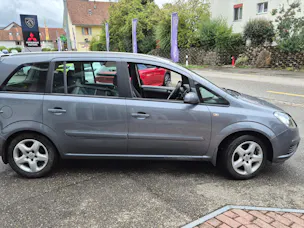 OPEL Zafira 2.2i Automat