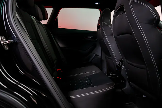 SKODA Karoq 2.0 TSI SportLine 4x4 DSG / Panoramadach / Parkassistent / Sitzheizung