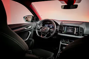 SKODA Karoq 2.0 TSI SportLine 4x4 DSG / Panoramadach / Parkassistent / Sitzheizung