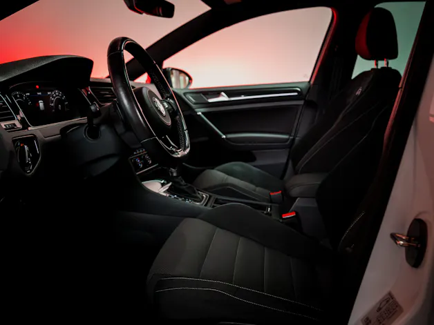 VW Golf VII 2.0 TSI R DSG 4motion / Facelift / Panorama-Schiebedach / Virtual Cockpit
