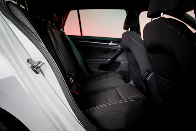 VW Golf VII 2.0 TSI R DSG 4motion / Facelift / Panorama-Schiebedach / Virtual Cockpit