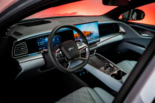 BYD Sealion 7 91,3 kWh Excellence AWD / Panoramadach / Head-Up Display / Sitzheizung & Lüftung