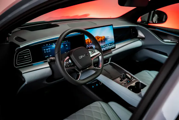 BYD Sealion 7 91,3 kWh Excellence AWD / Panoramadach / Head-Up Display / Sitzheizung & Lüftung