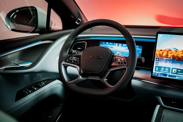BYD Sealion 7 91,3 kWh Excellence AWD / Panoramadach / Head-Up Display / Sitzheizung & Lüftung
