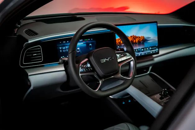 BYD Sealion 7 91,3 kWh Excellence AWD / Panoramadach / Head-Up Display / Sitzheizung & Lüftung