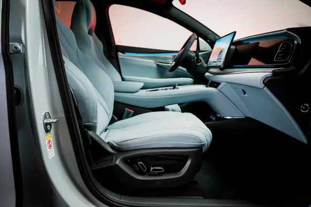 BYD Sealion 7 91,3 kWh Excellence AWD / Panoramadach / Head-Up Display / Sitzheizung & Lüftung