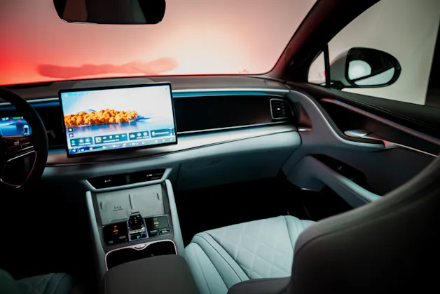 BYD Sealion 7 91,3 kWh Excellence AWD / Panoramadach / Head-Up Display / Sitzheizung & Lüftung
