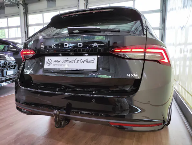 SKODA Octavia Combi 2.0 TSI Selection 4x4 DSG