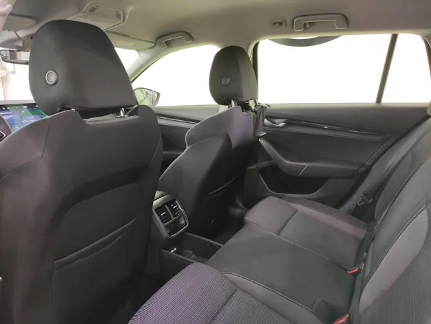 SKODA Octavia Combi 2.0 TSI Selection 4x4 DSG