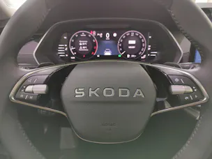 SKODA Octavia Combi 2.0 TSI Selection 4x4 DSG