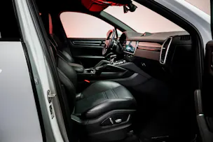 PORSCHE Cayenne Coupé 2.9 V6 S / CH-Fahrzeug / Sport Chrono / Panorama