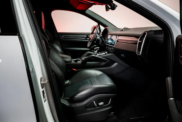 PORSCHE Cayenne Coupé 2.9 V6 S / CH-Fahrzeug / Sport Chrono / Panorama
