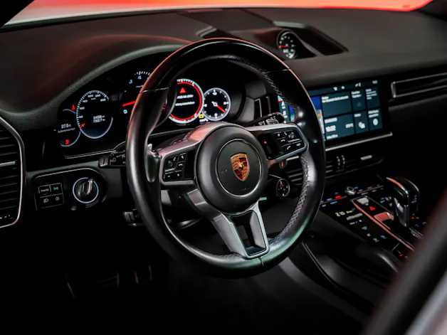 PORSCHE Cayenne Coupé 2.9 V6 S / CH-Fahrzeug / Sport Chrono / Panorama